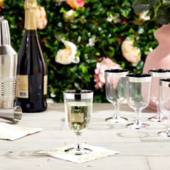 Juvale 50-Pack 7oz Disposable Plastic Wine Glass Set, Goblet Cups Party Supplies