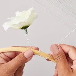 Juvale 300 Pieces White 22 Gauge Floral Wire Stems For DIY Crafts, Artificial Flower Arrangements, 16 In