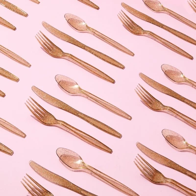 Juvale 96-Pcs Gold Plastic Silverware For Weddings, Birthday Parties, Graduation, Disposable Cutlery Includes Forks, Spoons, Knives (Serves 32) 4 Juvale 96-Pcs Gold Plastic Silverware For Weddings, Birthday Parties, Graduation, Disposable Cutlery Includes Forks, Spoons, Knives (Serves 32) - Image 4