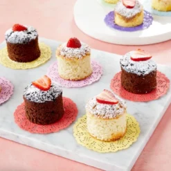 Juvale 600-Pack Mini 4.5" Round Paper Lace Doilies For Art Craft Party Table Decor, 6 Colors